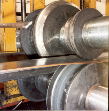 walzen Produktion unserer Kanaldiele KD 6 in 8mm